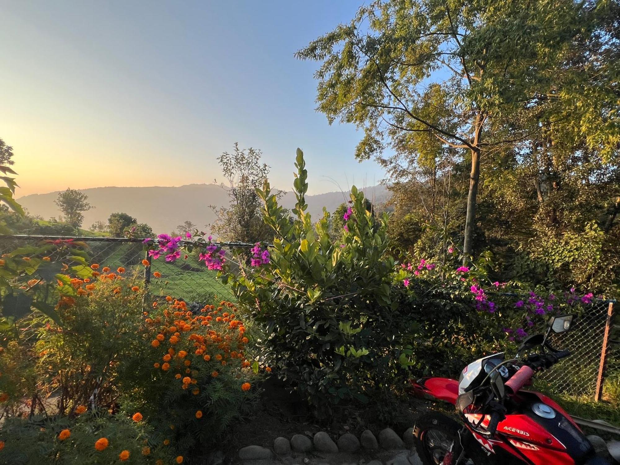 Hotel Village View Nagarkot Luaran gambar